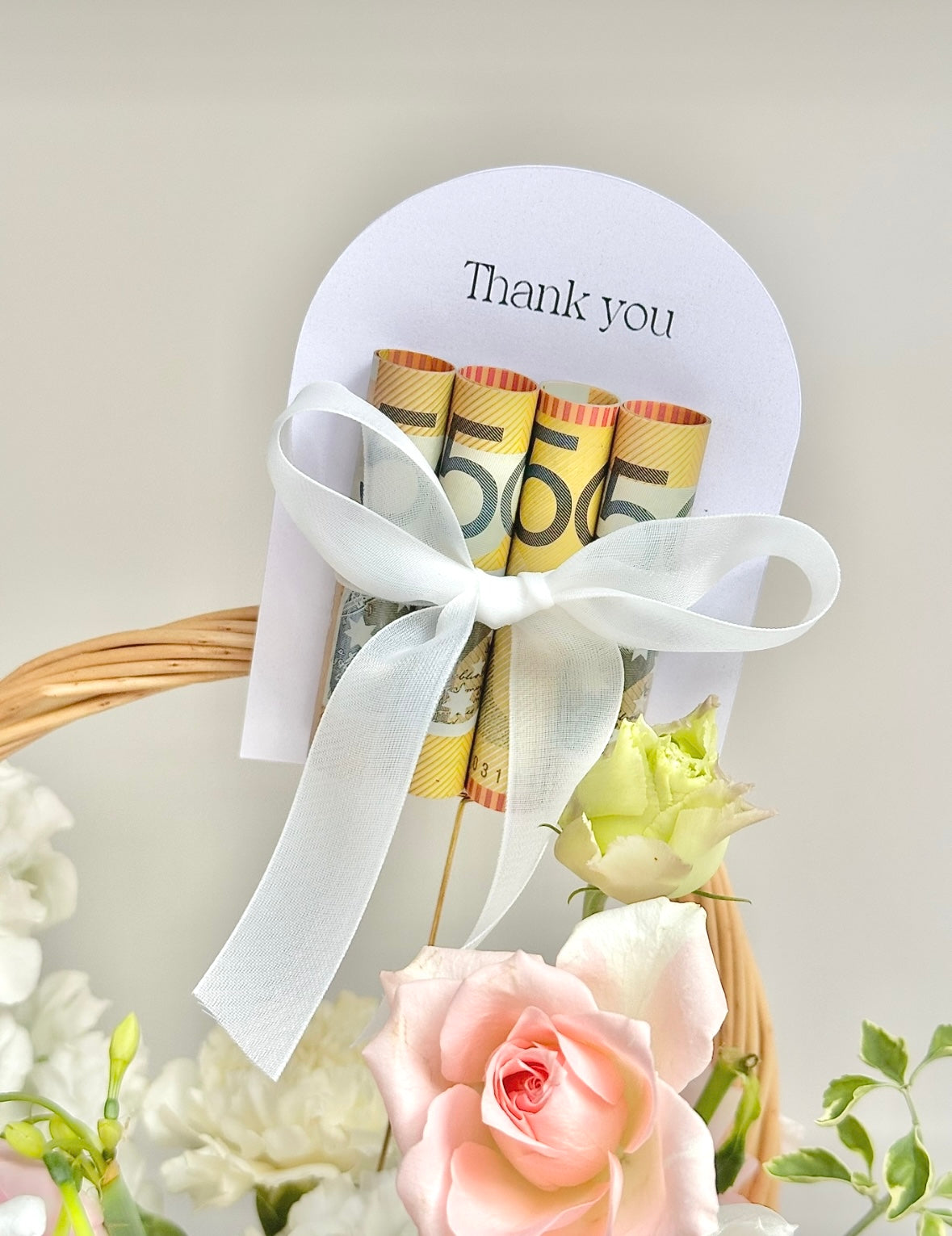 [Sold Out] Peach White Vase Arrangement with wrapping cloth