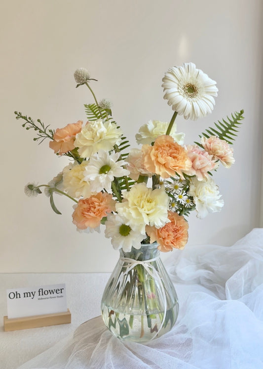 Carnation Love Vase (Peach Yellow)