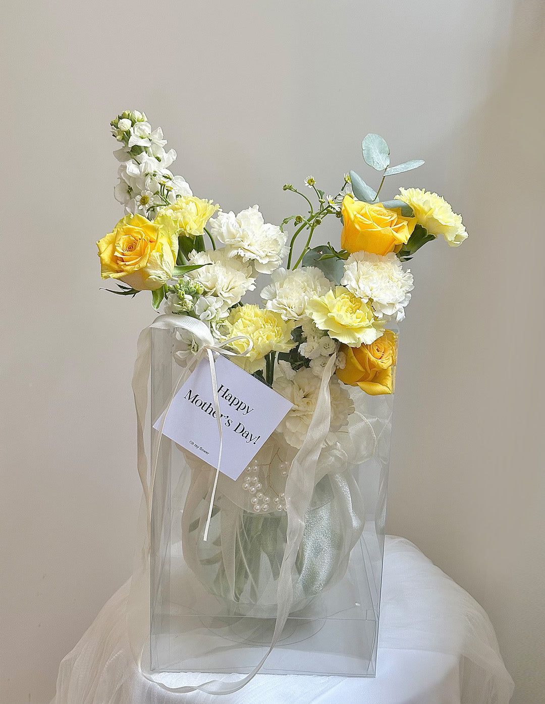 [Sold Out] Yellow White Vase Arrangement with wrapping cloth