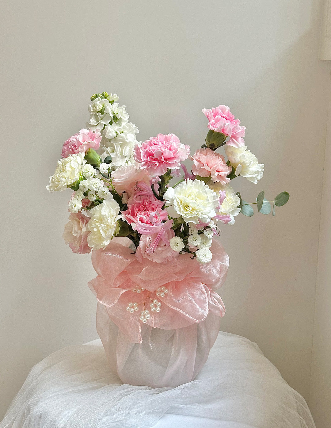 [Sold Out] Pink White Vase Arrangement with wrapping cloth